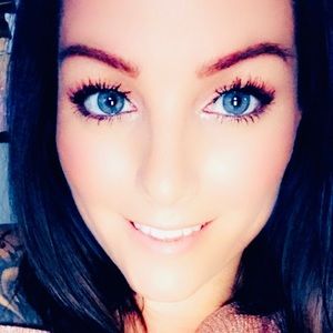 Meet your Posher, Carrie